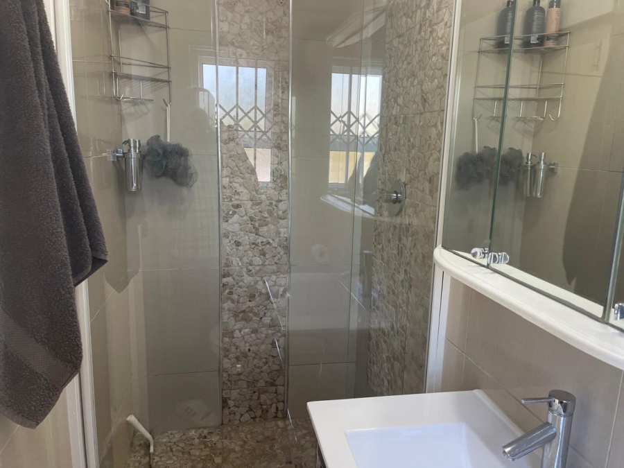 To Let 3 Bedroom Property for Rent in Summerstrand Eastern Cape